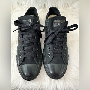 Chuck Taylor All Star Low Women Size 7.5